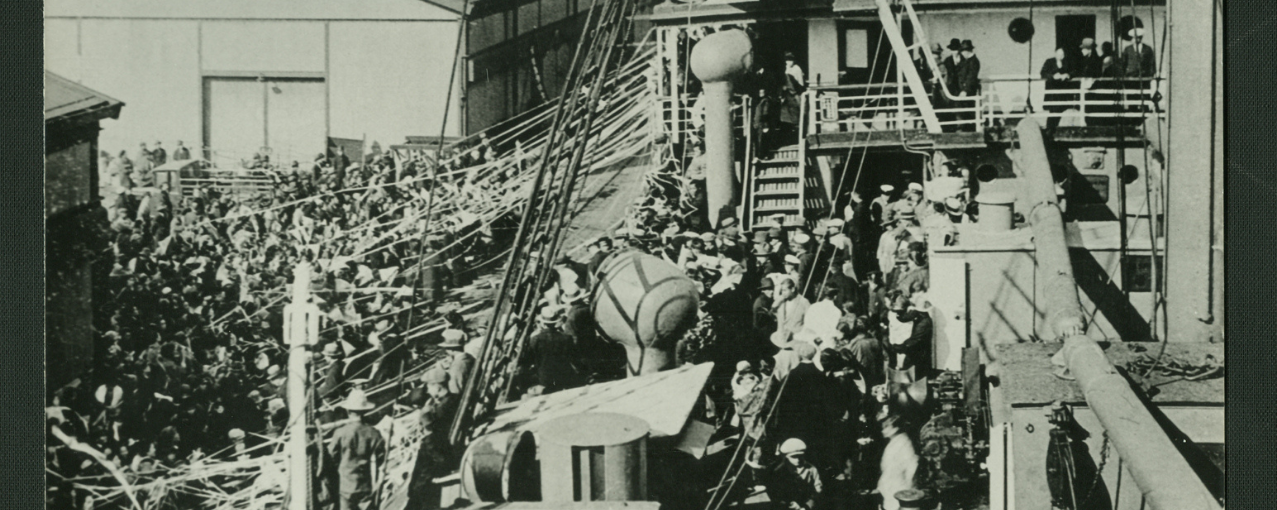 Partida de imigrantes japoneses em Kobe, Japão. Acervo Museu da Imigração/APESP