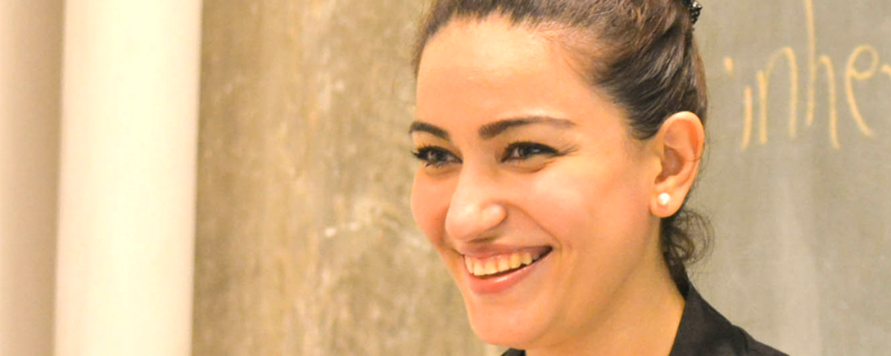 Foto de professora do projeto Abraço Cultural