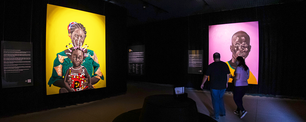 Foto da exposição temporária Rostos invisíveis da imigração no Brasil