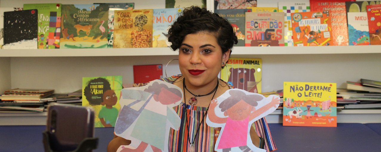 Foto da a mediadora de leitura Gabi Chagas