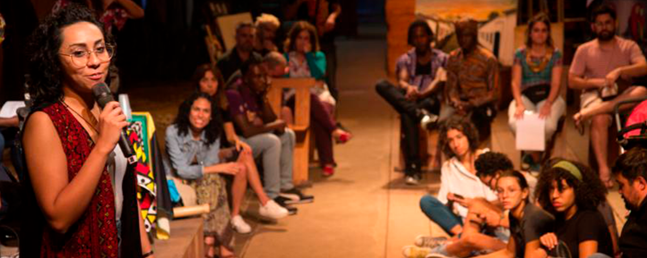 Rawa Alsagheer em uma palestra