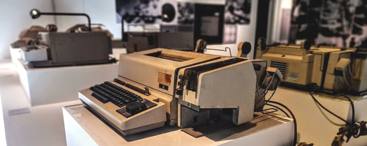 Foto de telégrafo em exposição no Museu do Café