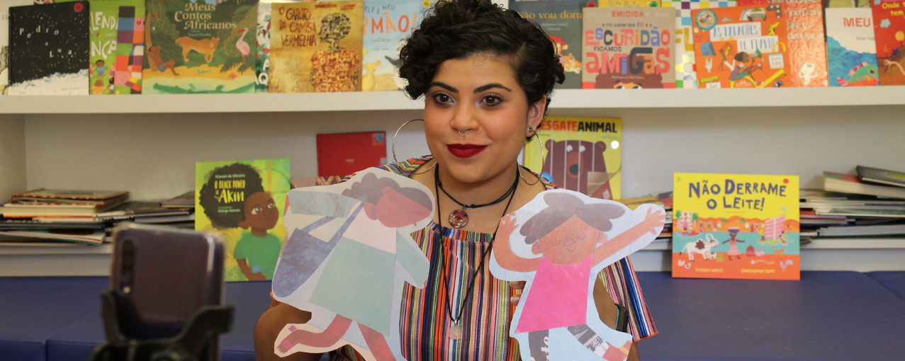 Foto da a mediadora de leitura Gabi Chagas