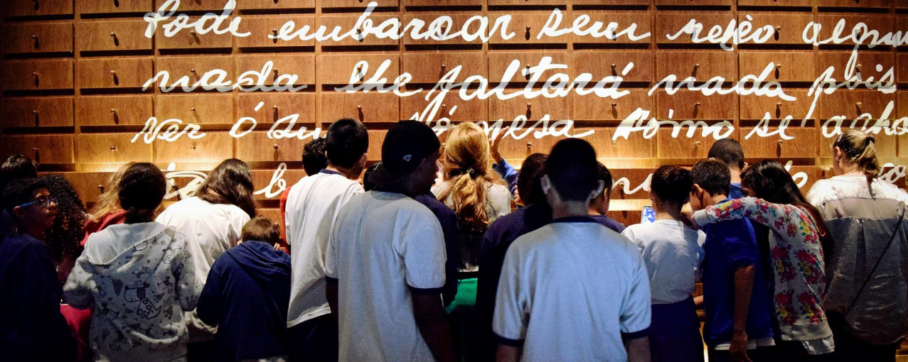 foto de visita educativa no museu