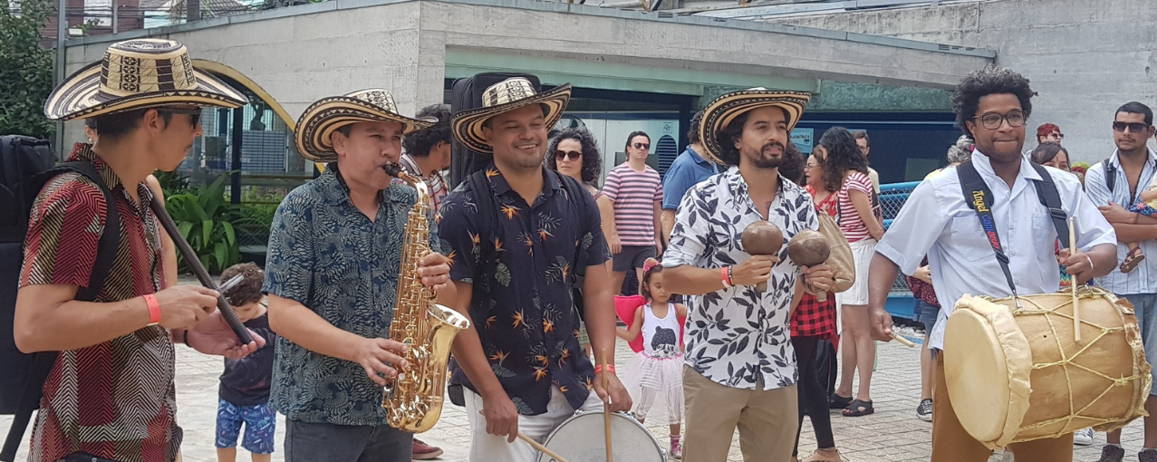 Foto do grupo musical colombiano Cambamberos