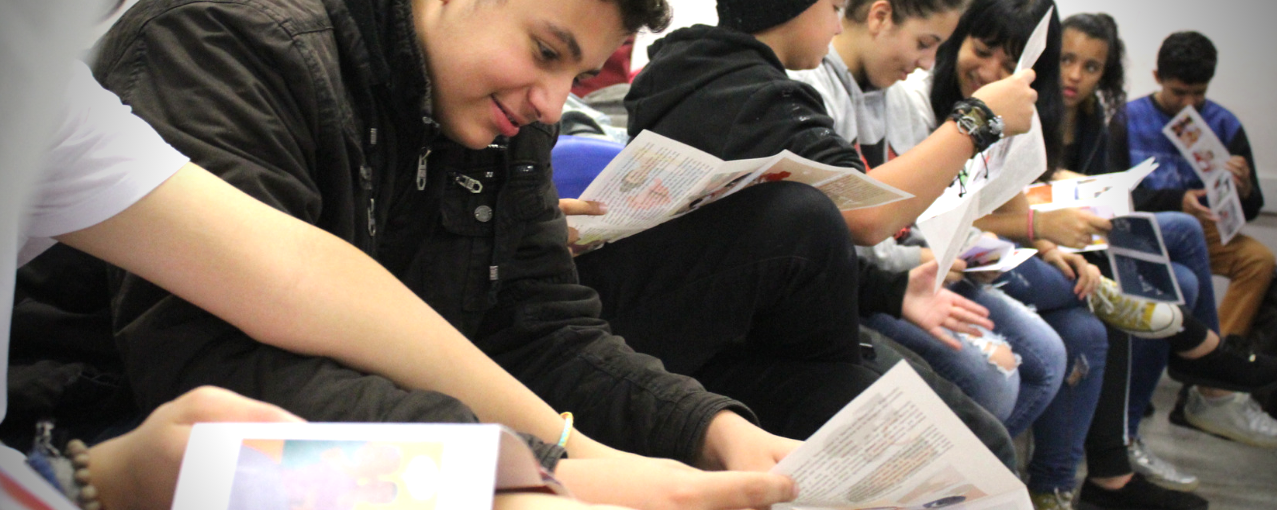 Imagem de adolescentes no projeto Museu vai à escola