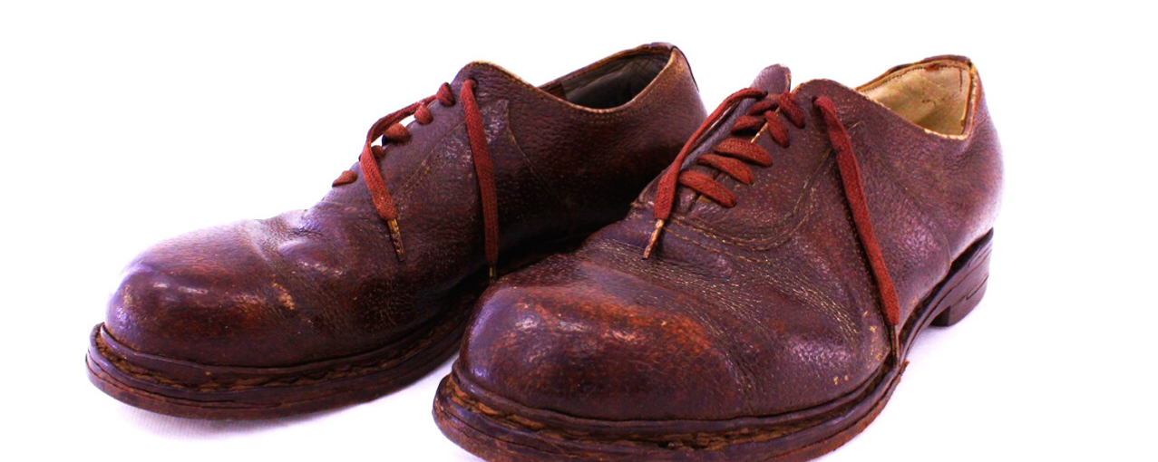 Imagem de par de sapatos do acervo do MI